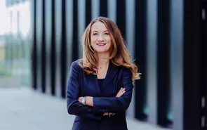 施耐德(dé)電(diàn)氣Barbara Frei：2023轉型加速，全面奔向未來工(gōng)業 | MIR DATABANK